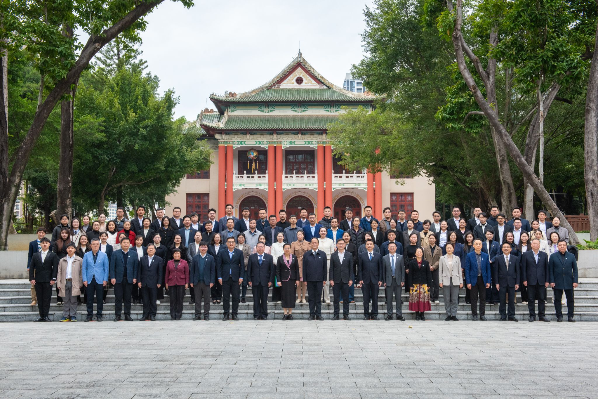 beat365正版官网网召开2025年同等学力人员申请硕士学位开学典礼